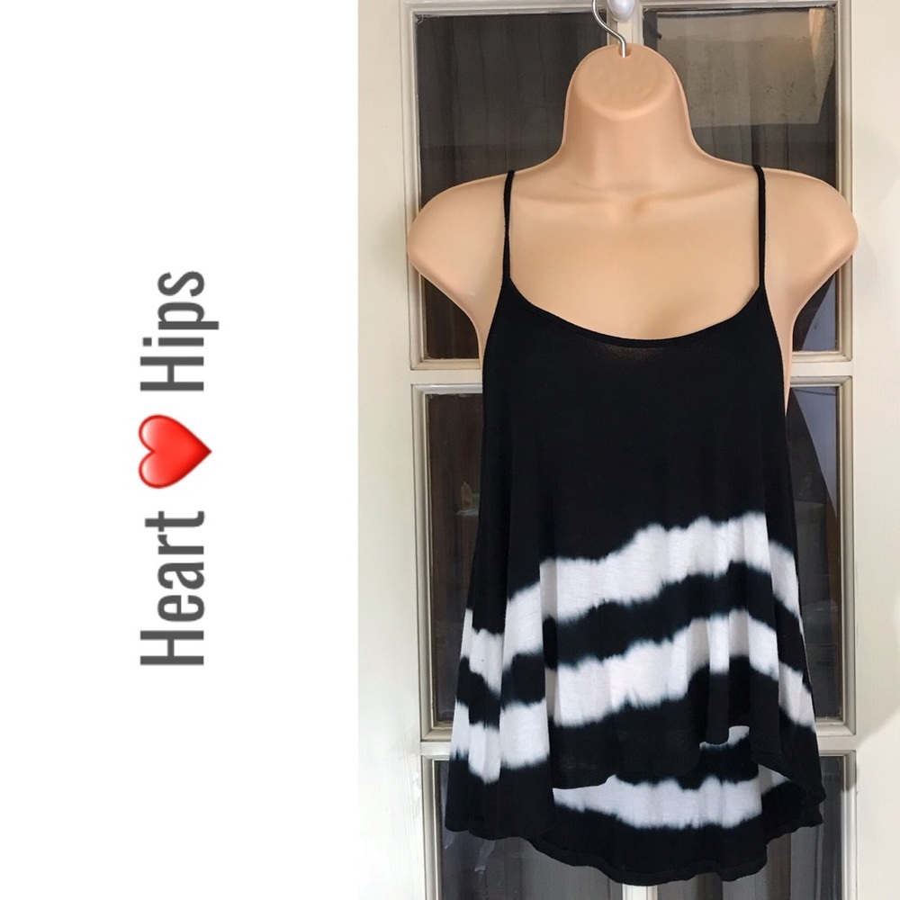 Heart & Hips Black & White tie die tank top